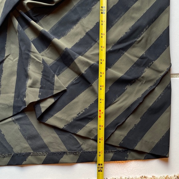 Porto SF Elegant Asymmetrical Black and Green Skirt Size 3 (10) M - Picture 2 of 9